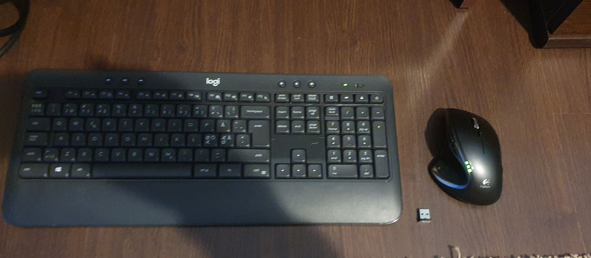 Loghitech Tastatura K540 + Mouse Performance MX Dark Field