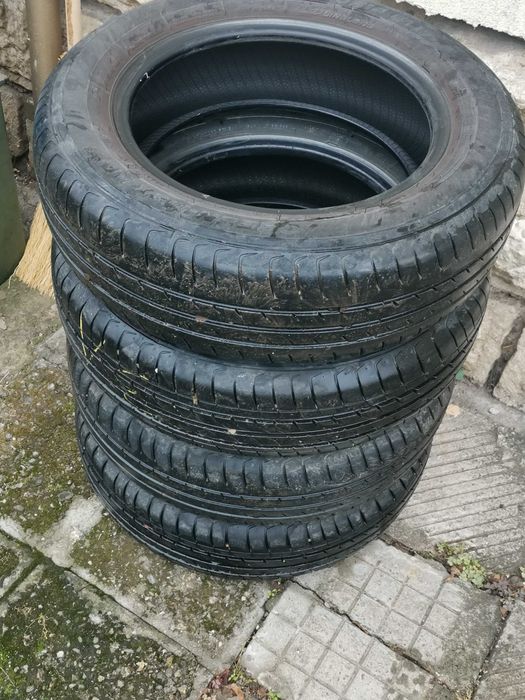 Зимни гуми 2 броя firestone 215/70/16 и 4 броя летни 165/70/14