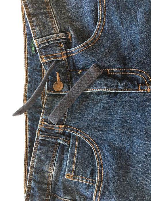 -50% Нови дънки Бенетон