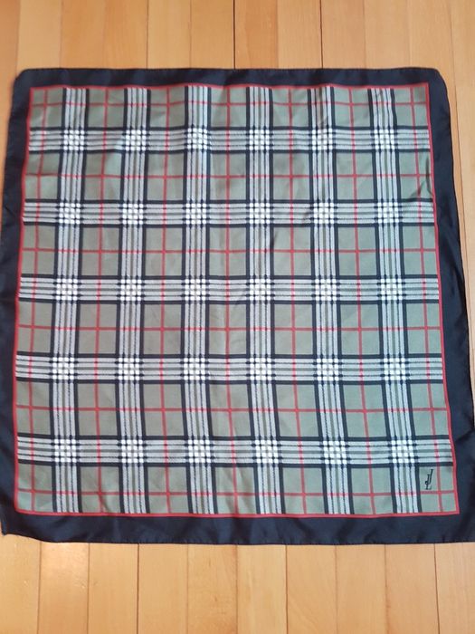 Копринени фишу на известен бранд Jammers & Leufgen