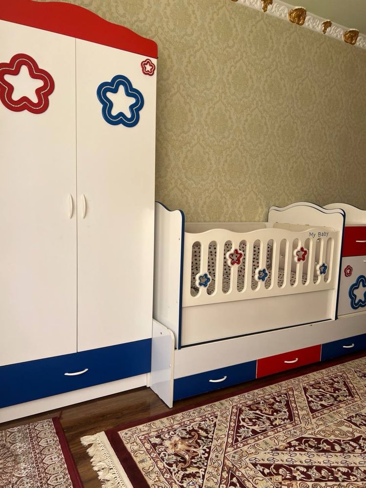 Продается детская кроватка со шкафом
