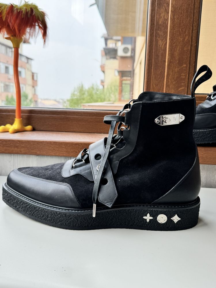 Ghete Louis Vuitton negre piele metal 46