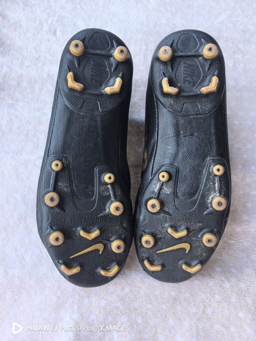 Страхотни детски бутонки nike номер 37.5 стелка 23,5см