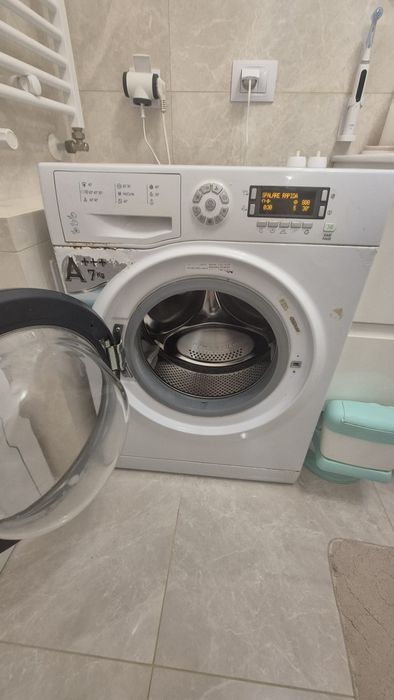 Mașină de spălat rufe Hotpoint slim