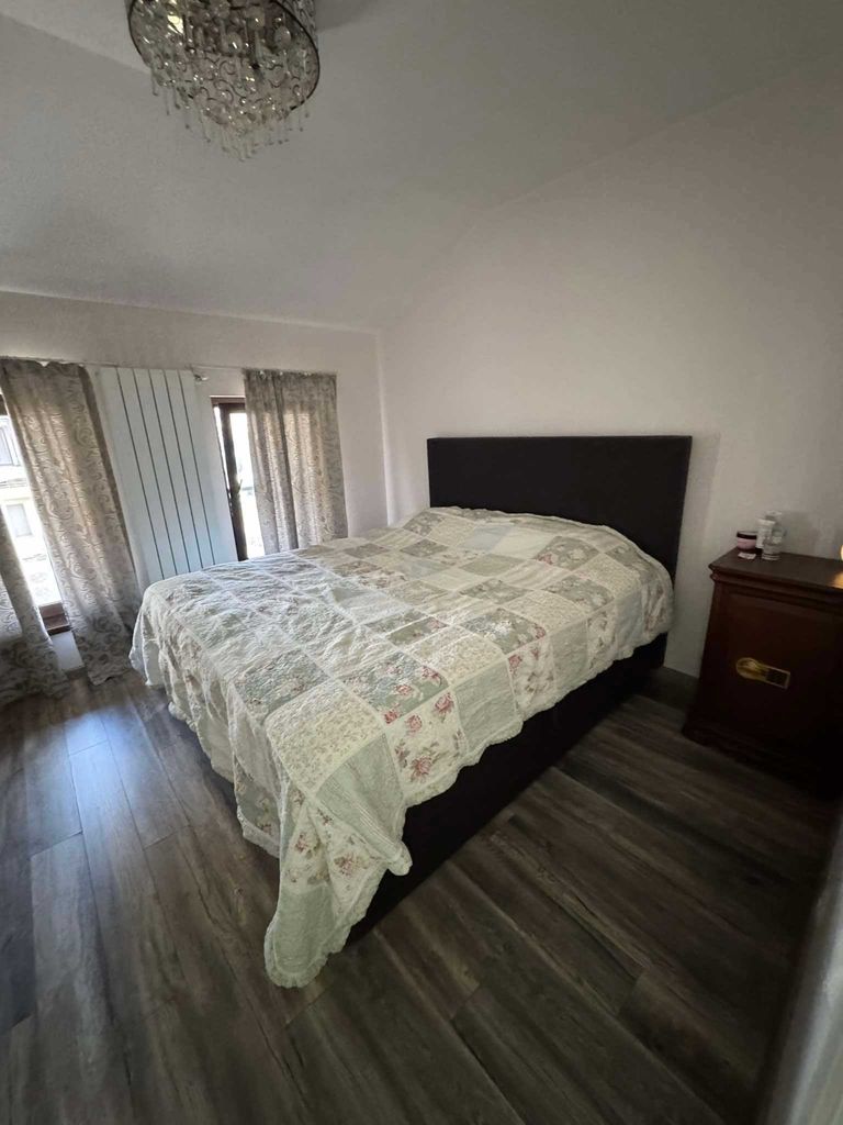 Продава се Тристаен апартамент в Казанлък - 133 кв.м за 1342 €/кв.м - Снимка #5