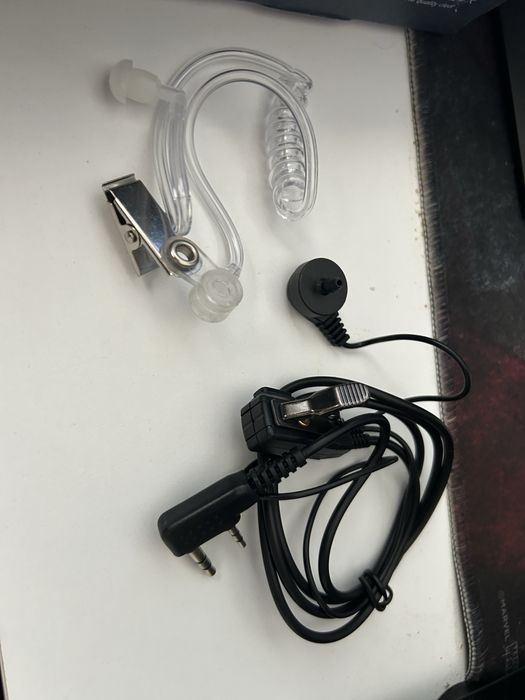 Продавам два броя радиостанция Baofeng BF-9700 с два броя слушалки