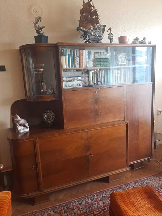 Старинни мебели от орех, бюфет, холов ъгъл + 2 фотьойла и 1 табуретка