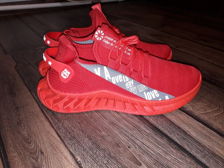 Pantofi sport noi,marimi 40 si 41