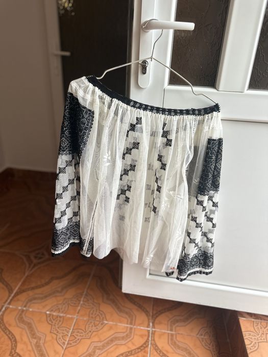 Ie traditionala superba