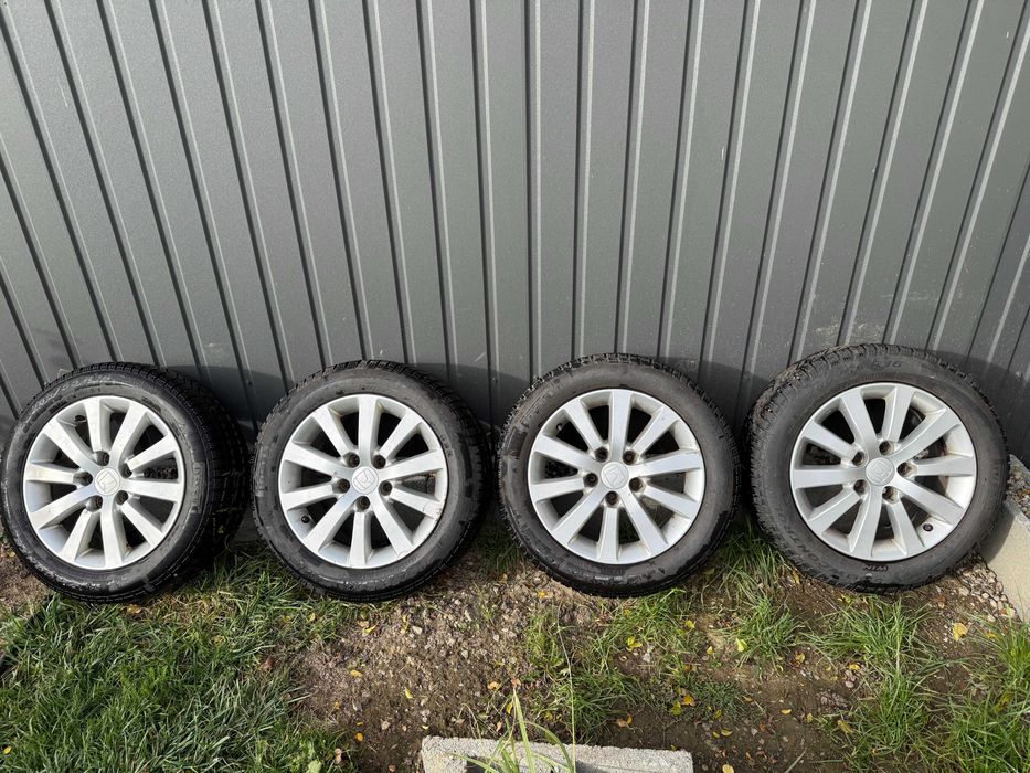 Vând set 4 jante originale Honda cu anvelope de iarnă Pirelli