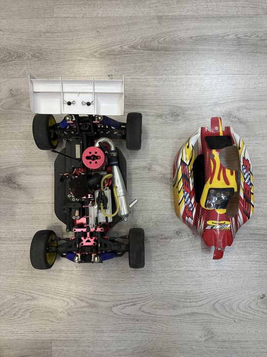 Automodel 1/8 Thunder Tiger eb4 nitro