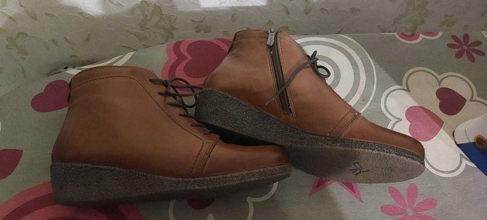 Продам женские полуботинки
