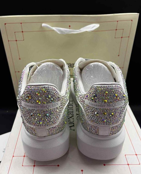 Сникърси Alexander Mcqueen в два цвята.