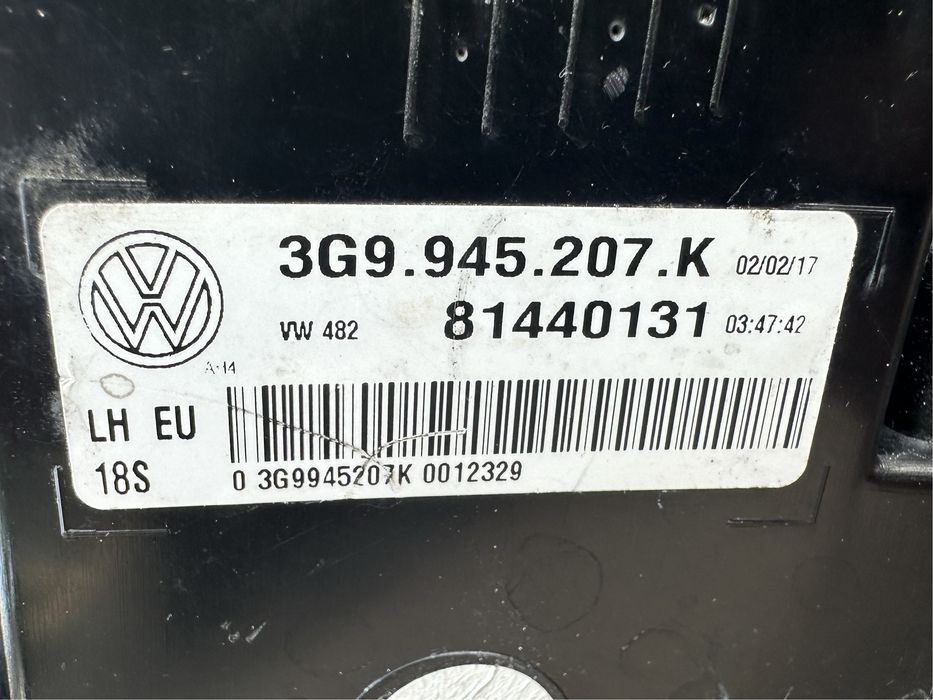 Stop stanga VW Passat B8 Break : 3G9945207K