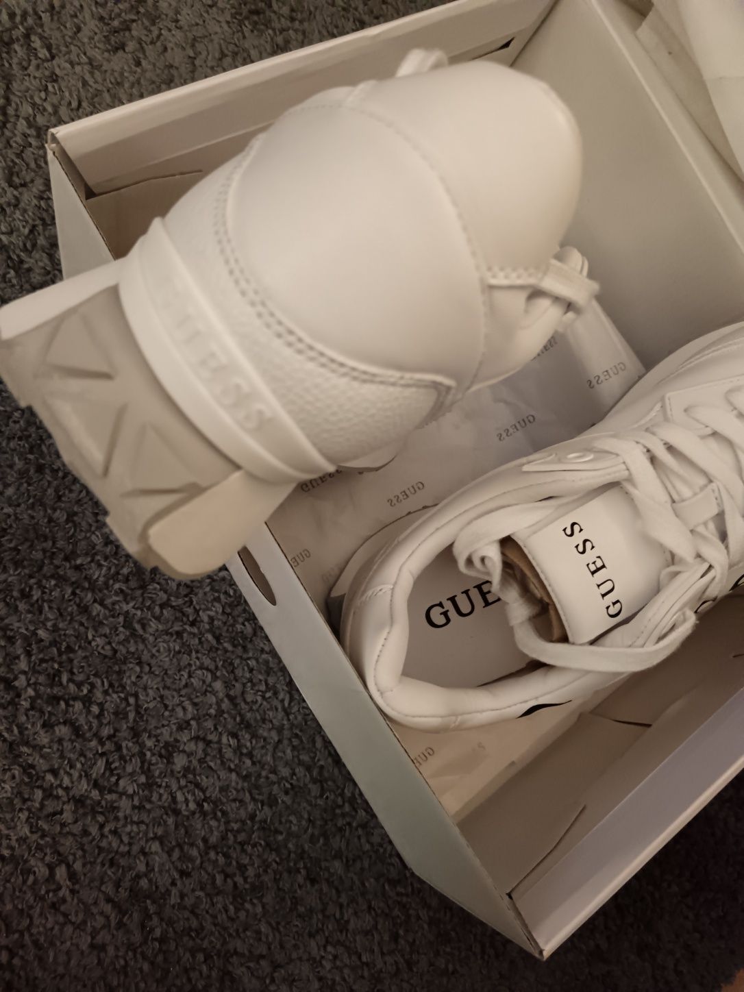 Дамски маратонки GUESS