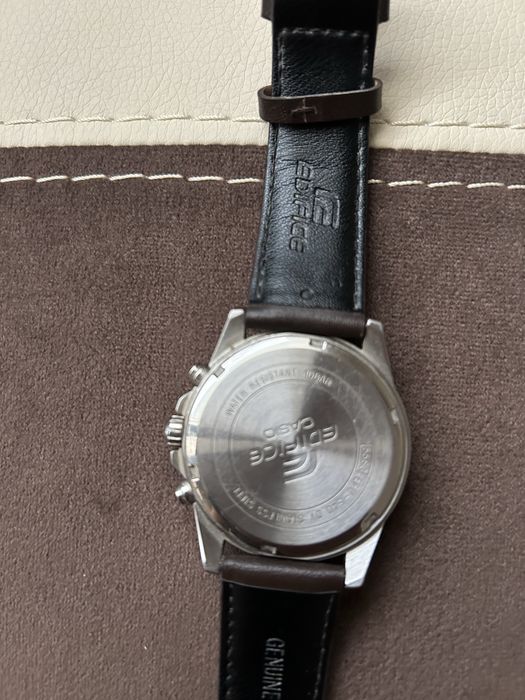 Часовник casio edifice