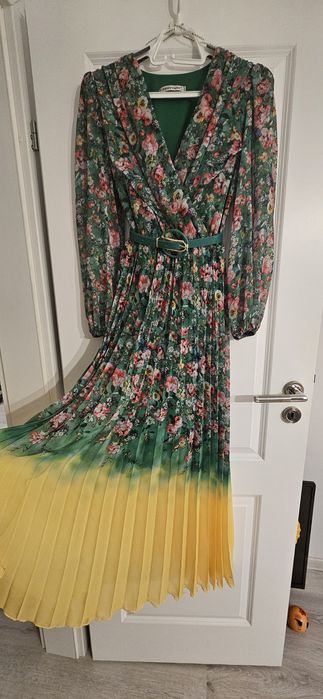 Vând rochie elegantă