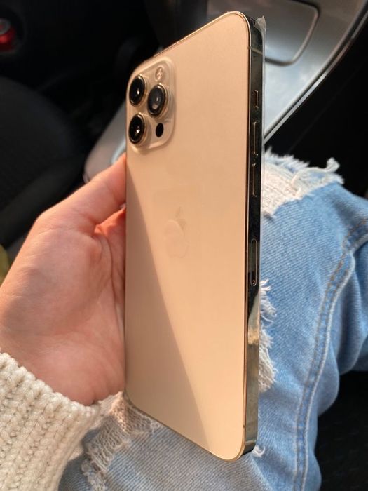 Продам IPHONE 12 pro max 256