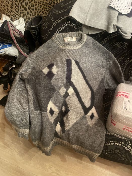 Продам зимний теплый мужской свитер размер 50-52 цена 1.000 тг