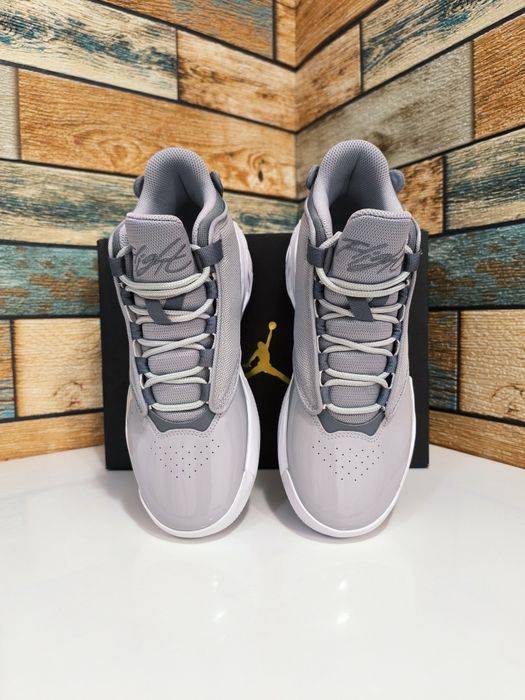 Air Jordan Max Aura 4 Unisex