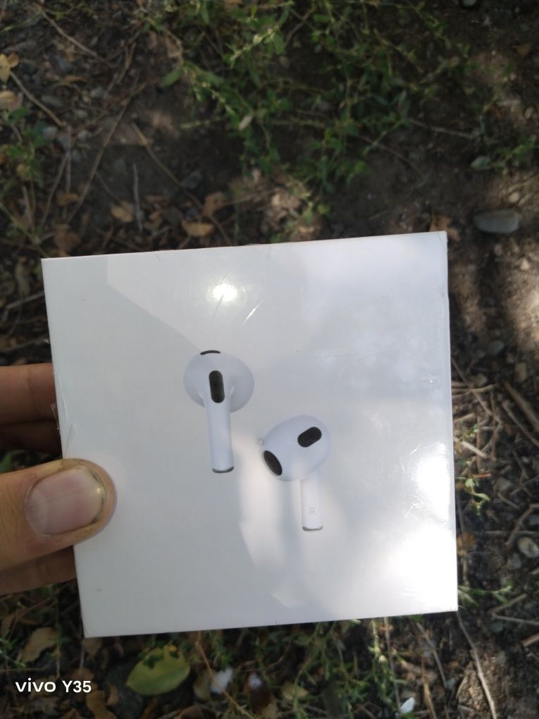 AirPods MagSafe Charging Case