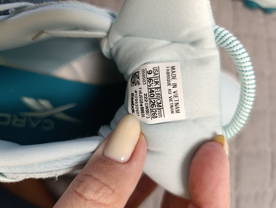 Маратонки reebok cardi b v2