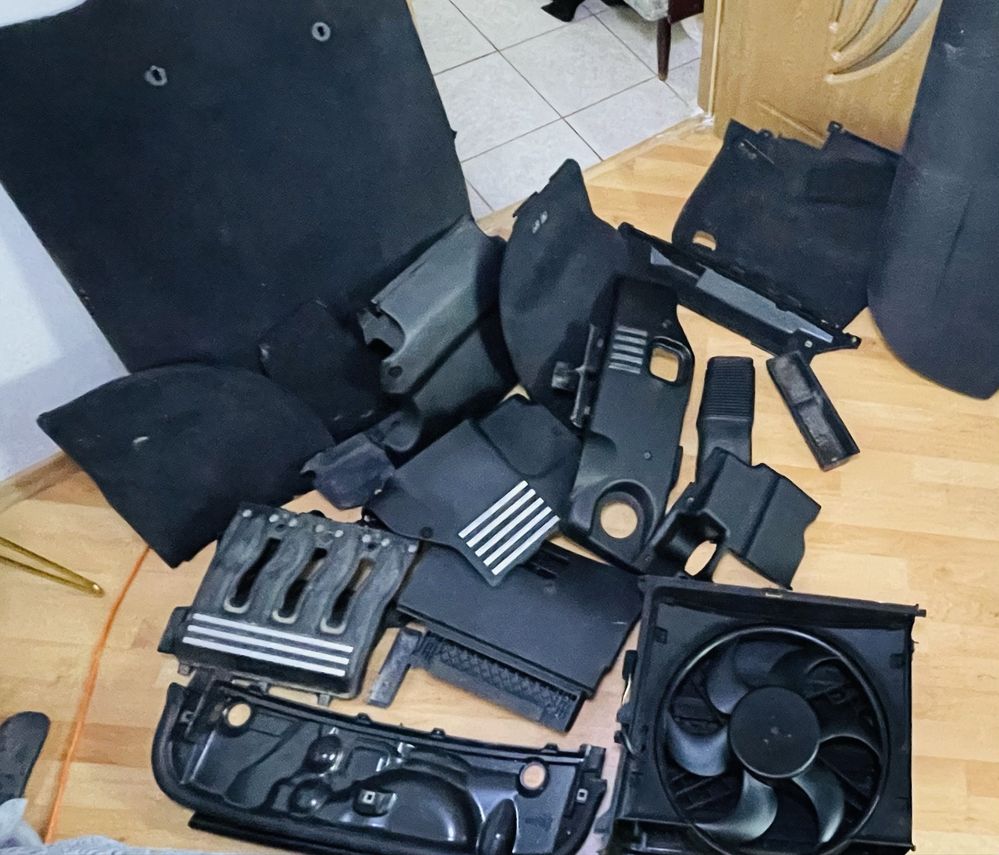 Urgent ! Vand piese