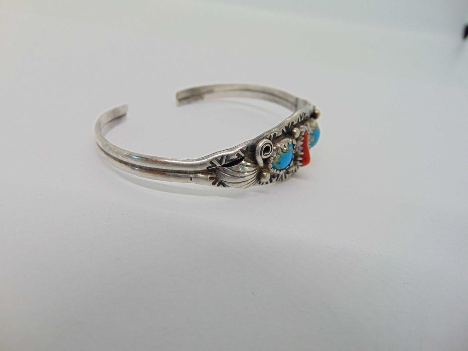 Bratara navajo din argint cu turcoaz si coral