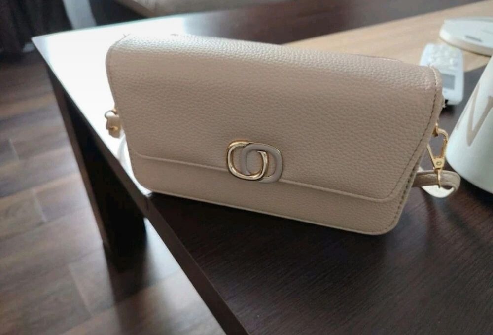 Geantă bej de umăr