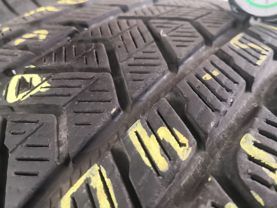 275 45 21 предни 315 40 21 цола задни гуми спорт пакет Pirelli dot 22