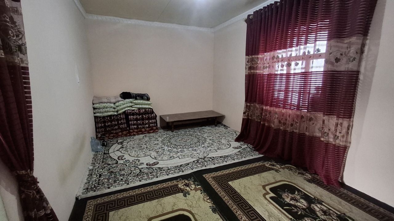 Jomboy tumanida hovli sotiladi