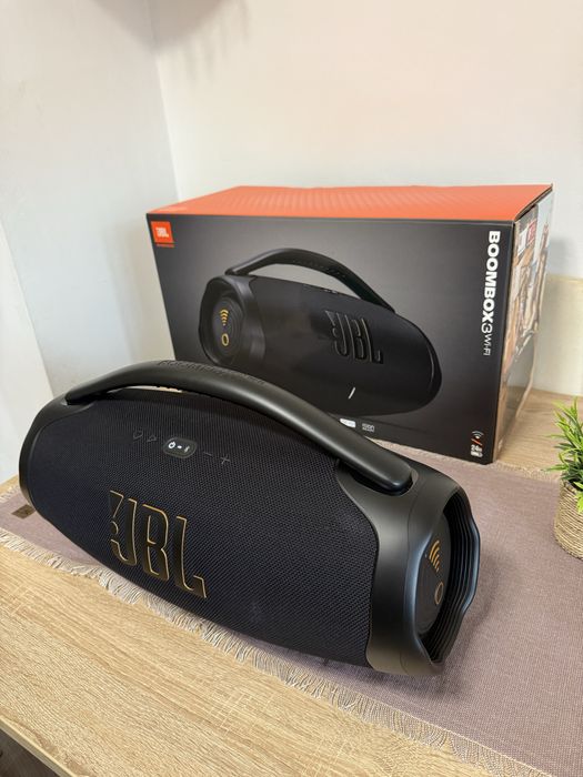 Vand JBL Boombox 3 Wi-fi încă 20 luni garantie cumparata din Germania