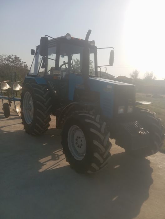 Traktor sotiladi sog holda