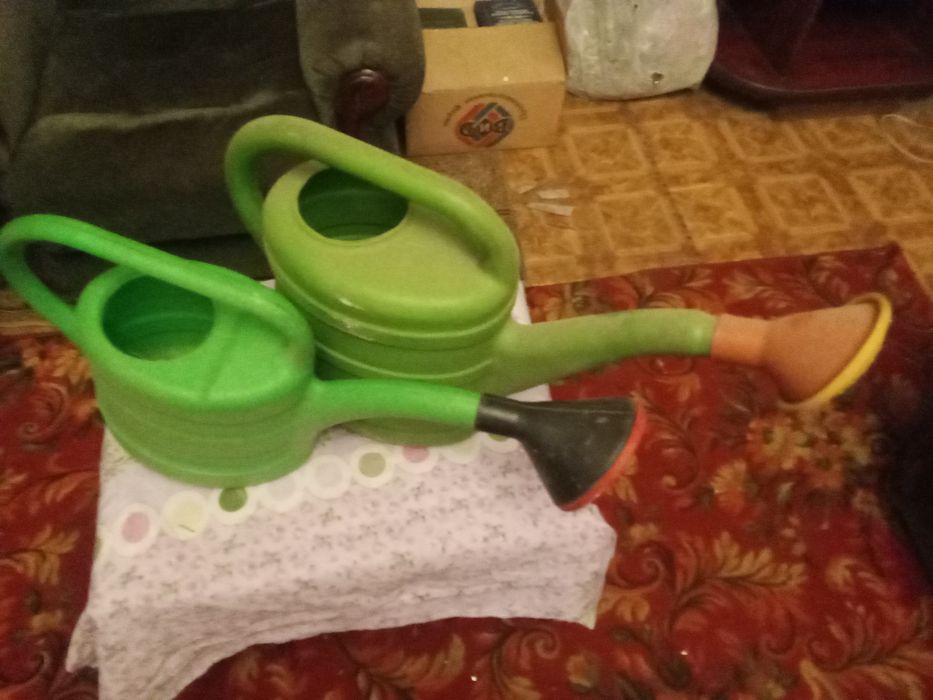 Недорого лейка садовая.