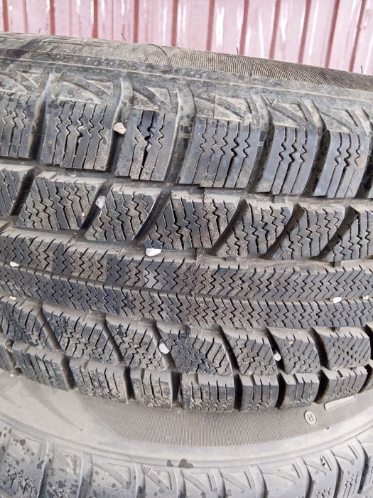 Продам шины 215/60/16