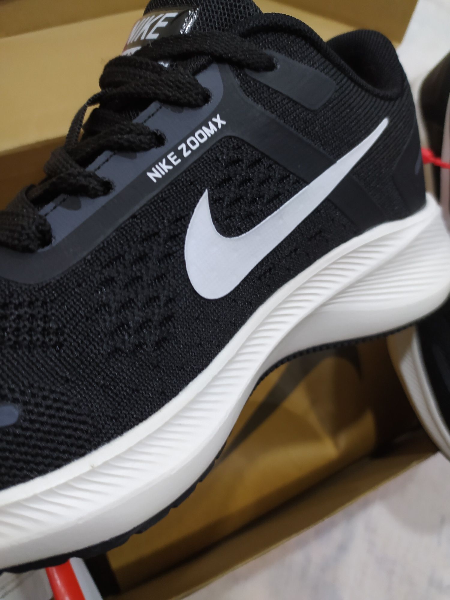 Oyoq kiyim Nike zoomx