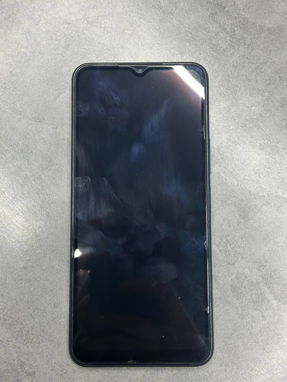 Vivo E35 Telefon sotiladi.