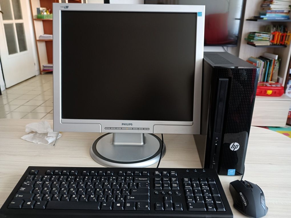 Компютър hp slim pc лаптоп