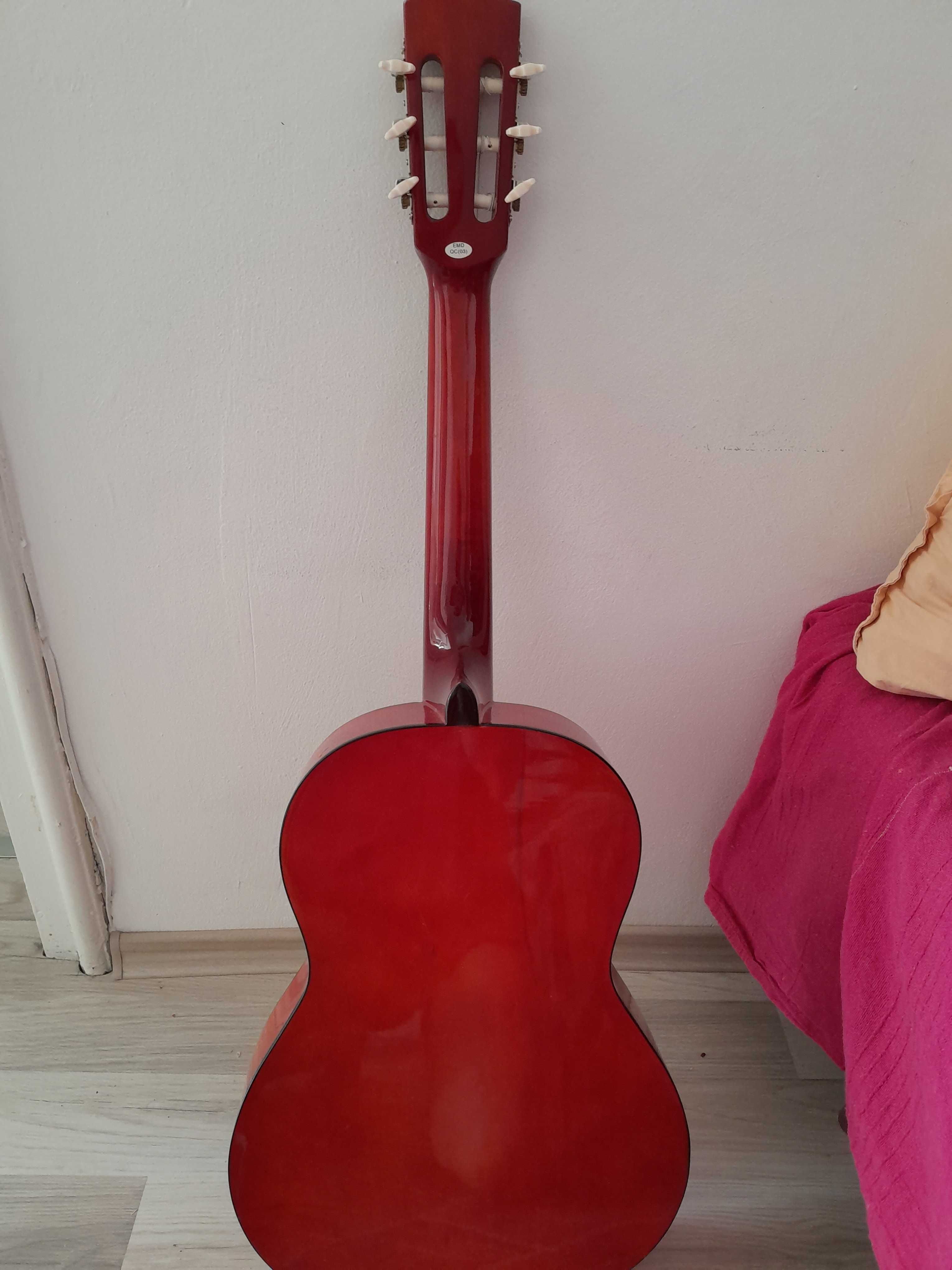 Детска китара Stagg C530 3/4 + подарък (калъф и резервни струни)