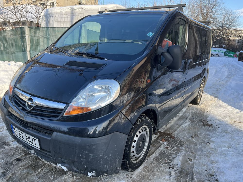 Opel Vivaro 2.0cdti 110cp dubă 3locuri