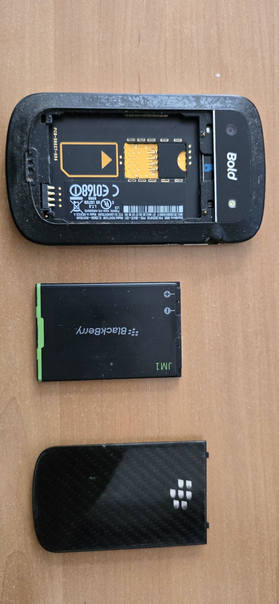 Blackberry 9900 с докинг зарядно