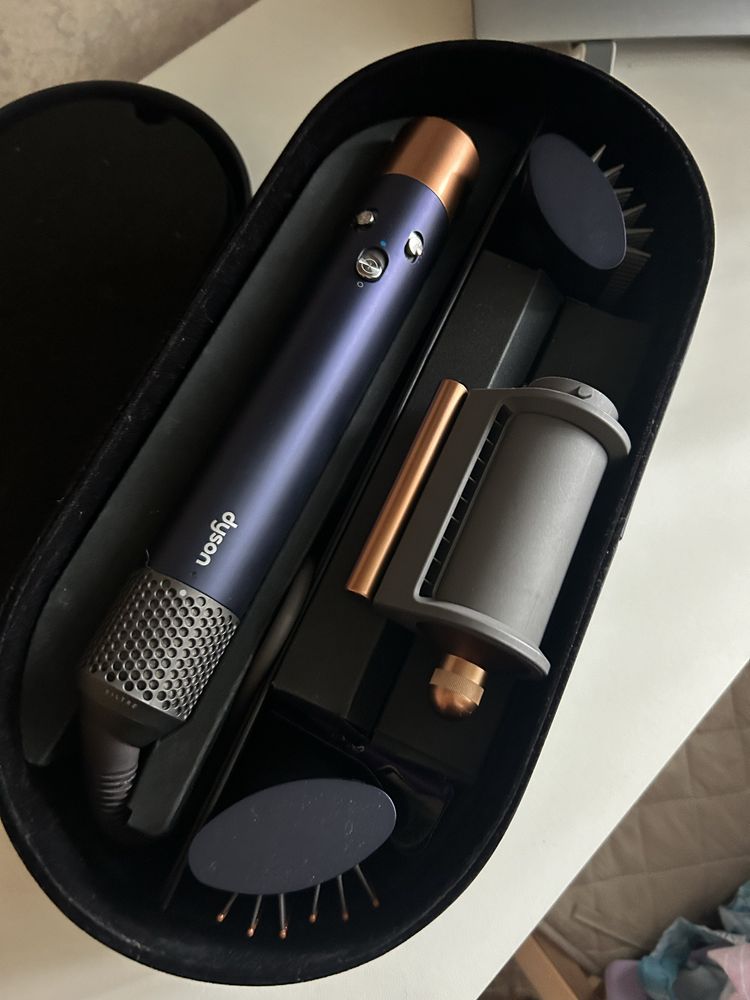 Dyson синий продам