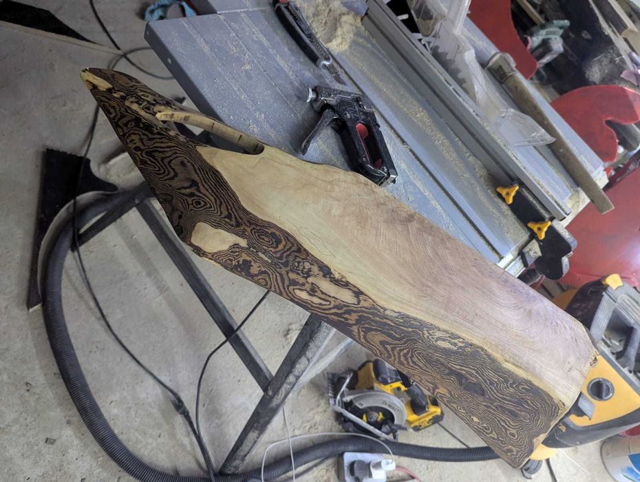 Tocător Premium din Lemn de Nuc – Lucrat Manual