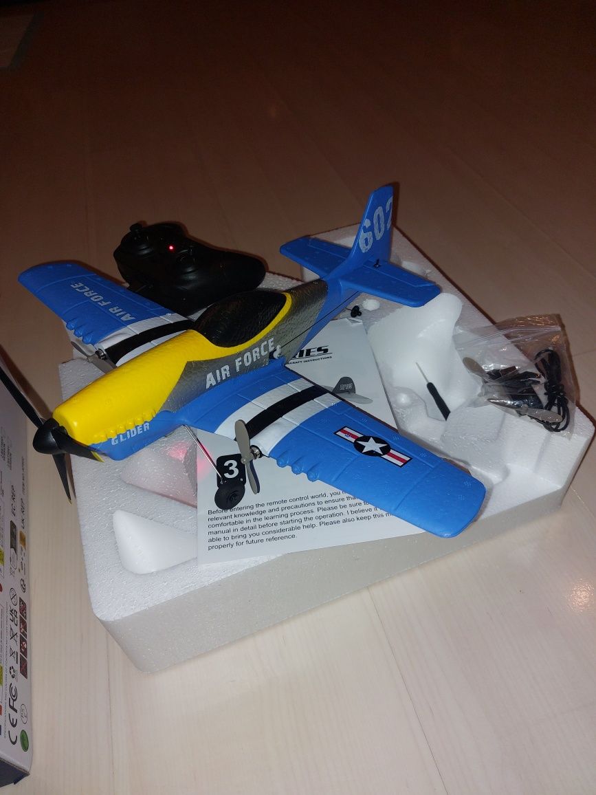 Avion rc cu telecomanda