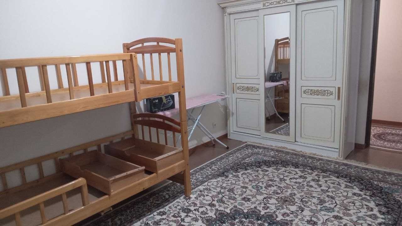 Сдаётся своя 4-х комнатная квартира