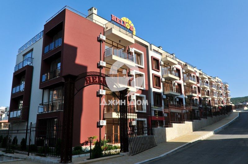 Продава се Тристаен апартамент в Свети Влас - 77 кв.м за 1364 €/кв.м - Снимка #12