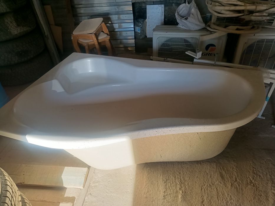 Пайдаланылған ванна сатылады,жақсы жағдайда,сызылмаған.