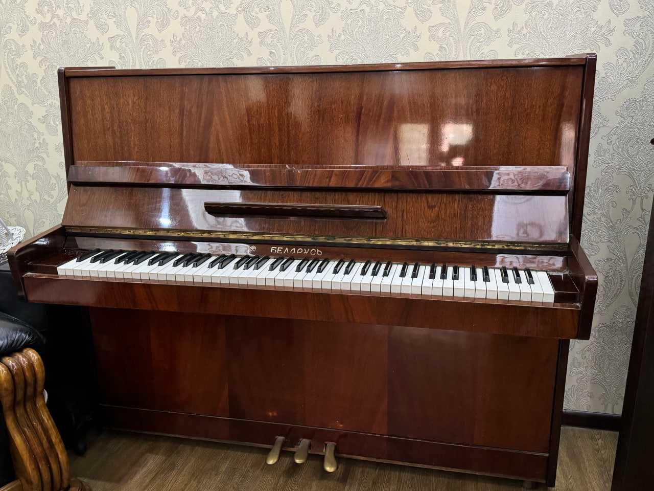 Продам пианино "БЕЛАРУСЬ" / Pianino sotiladi "BELARUS"