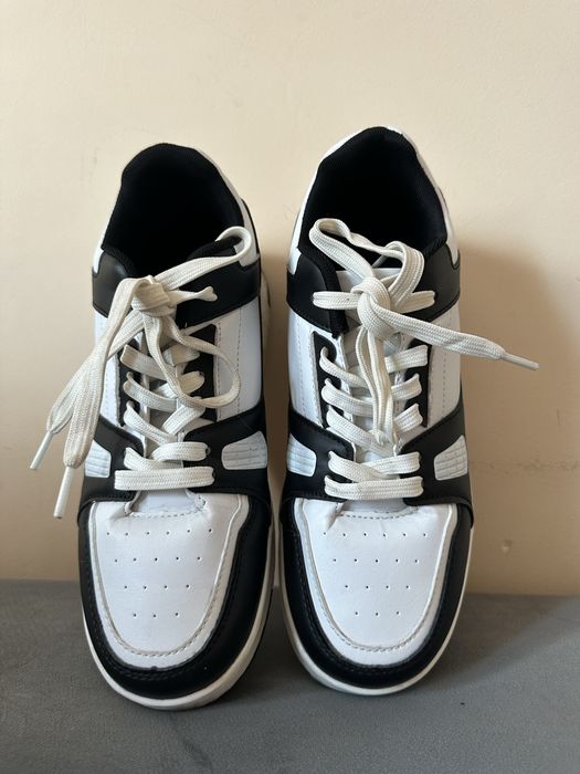 Маратонки с ролкови кънки