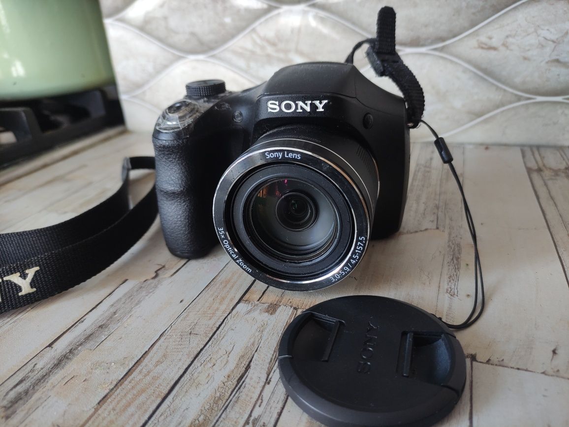 Фотоапарат Sony DSC-H300